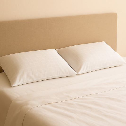 Almohada de fibra Firmeza Alta – Altura media, funda suave y protección antiácaros