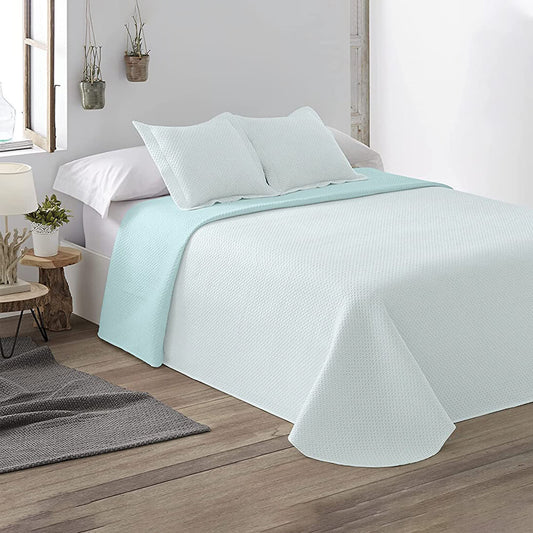 Colcha Bouti de verano: fresca, ligera, reversible y elegante. Color Aguamarina.
