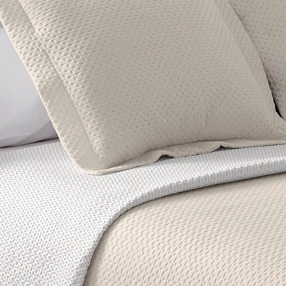 Colcha Bouti de verano: fresca, ligera, reversible y elegante. Color Beige.
