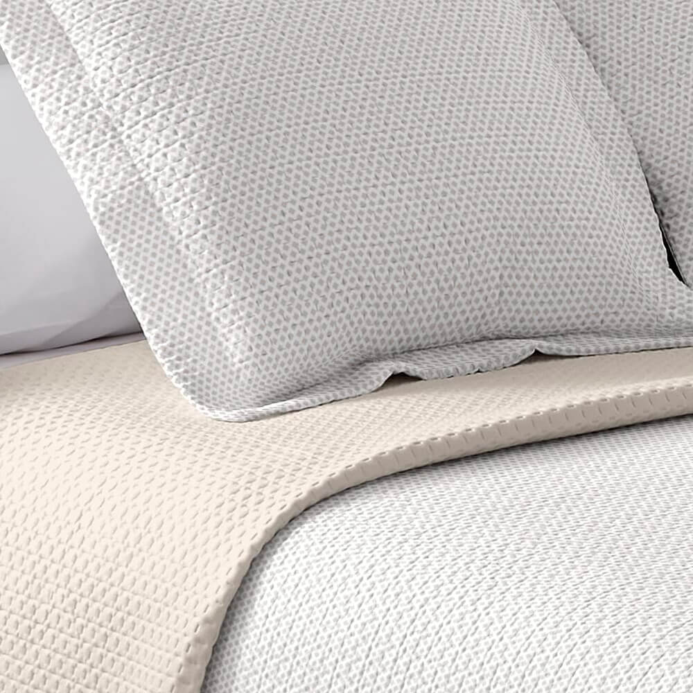 Colcha Bouti de verano: fresca, ligera, reversible y elegante. Color Beige.