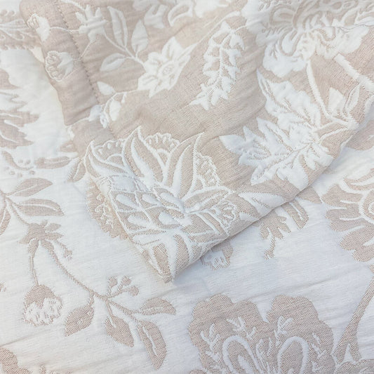 Colcha de Verano Jacquard Algodón Beige – Diseño Floral Elegante.