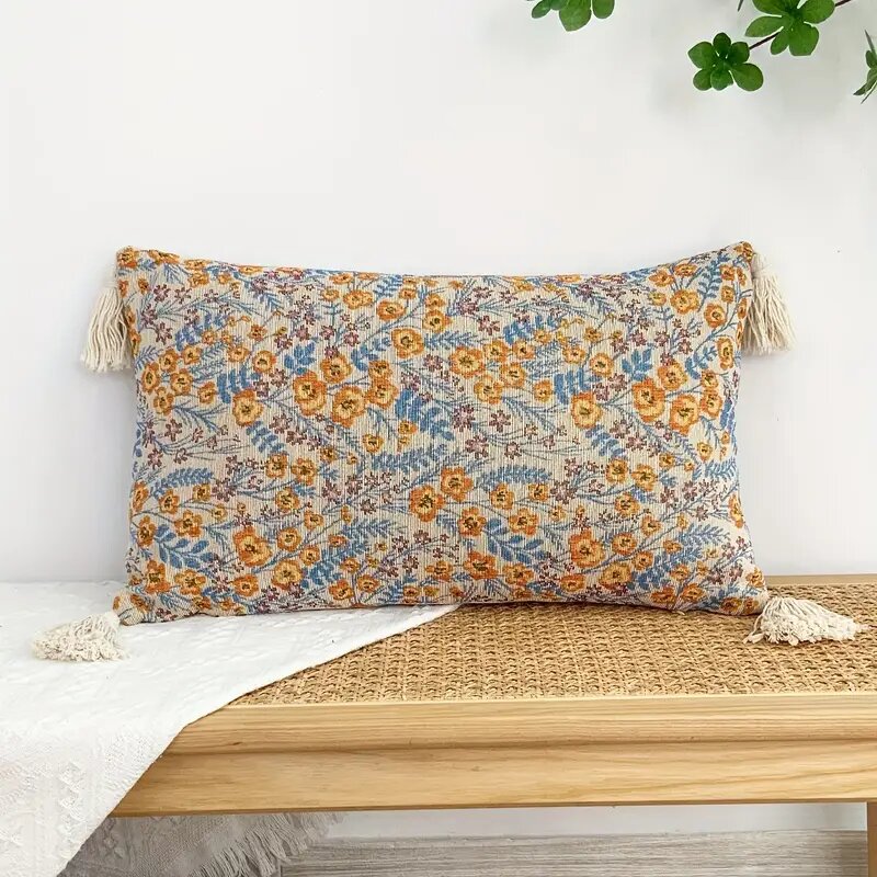 Funda de cojín mini flor mostaza, tejido premium Jacquard.