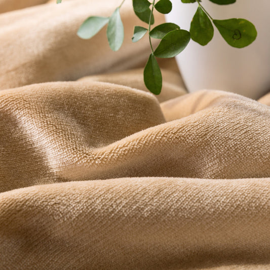 Manta borreguito camel y blanco reversible y extra suave.