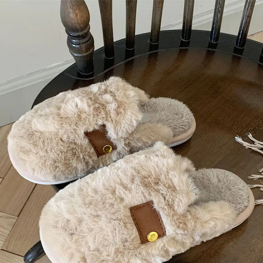 Beige slippers with very soft fur, warm and comfortable