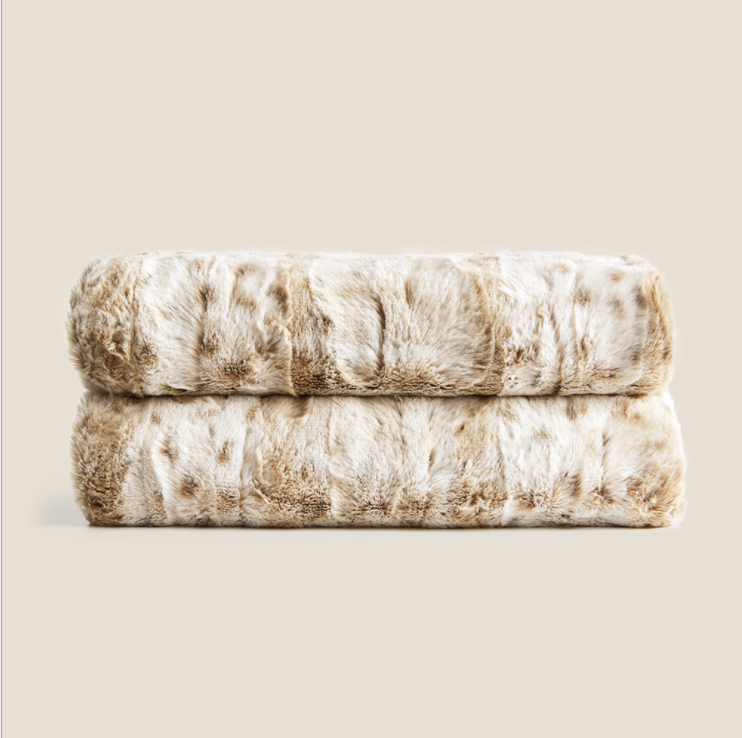 Manta pelo corto. Color beige. 130cm x 160cm. - Oma Home