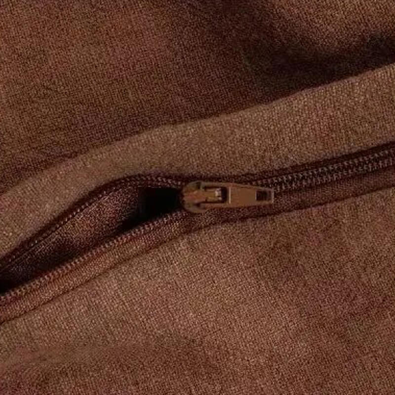 Funda de cojín de Lino y Algodón natural Terracota: la elegancia minimalista para tu hogar.