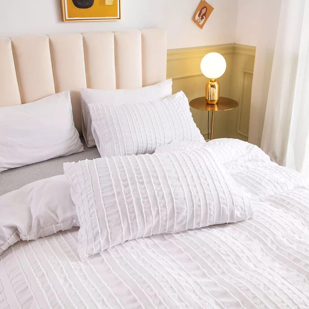 Funda Nórdica Blanca con rayas en relieve, microfibra extra suave.