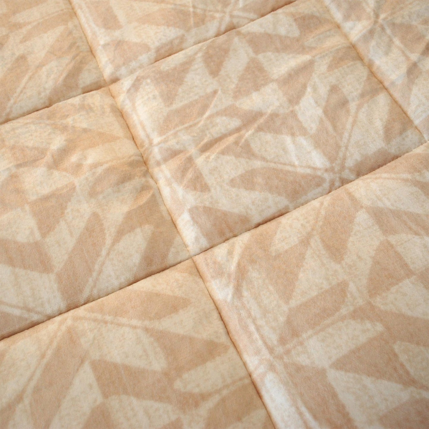 Edredón invierno sherpa cálido beige. Disfruta de un estampado calentito y confortable.