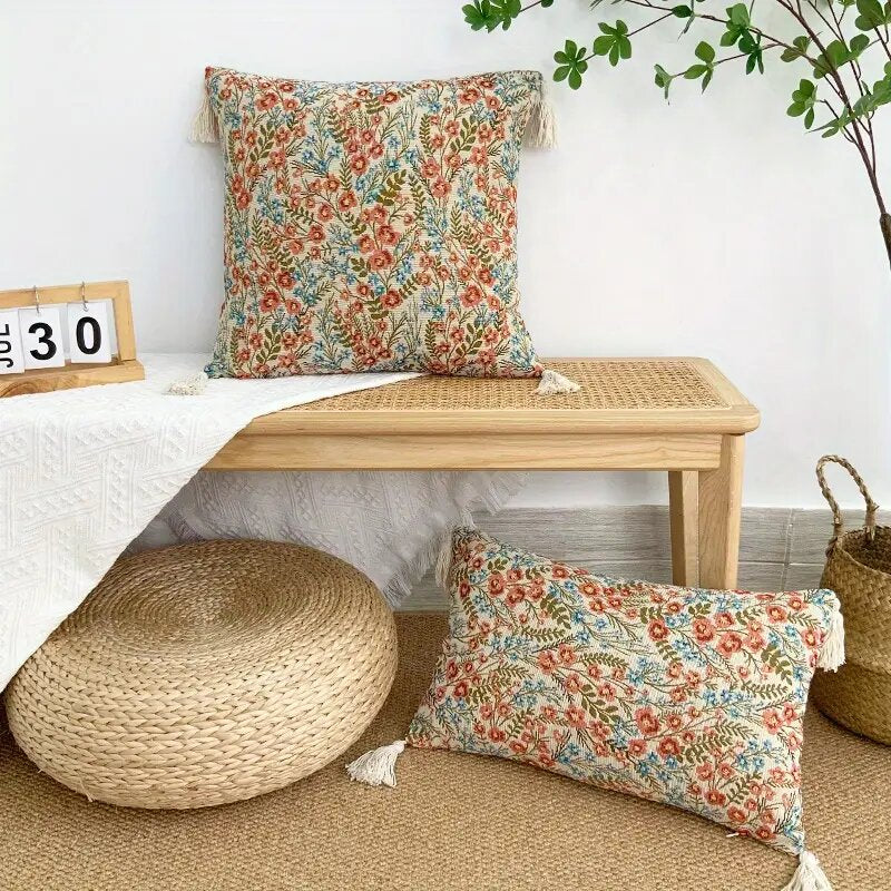Cushion cover with pink jacquard flowers: Elegance and Style for your Home.