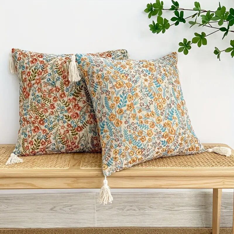 Cushion cover with pink jacquard flowers: Elegance and Style for your Home.