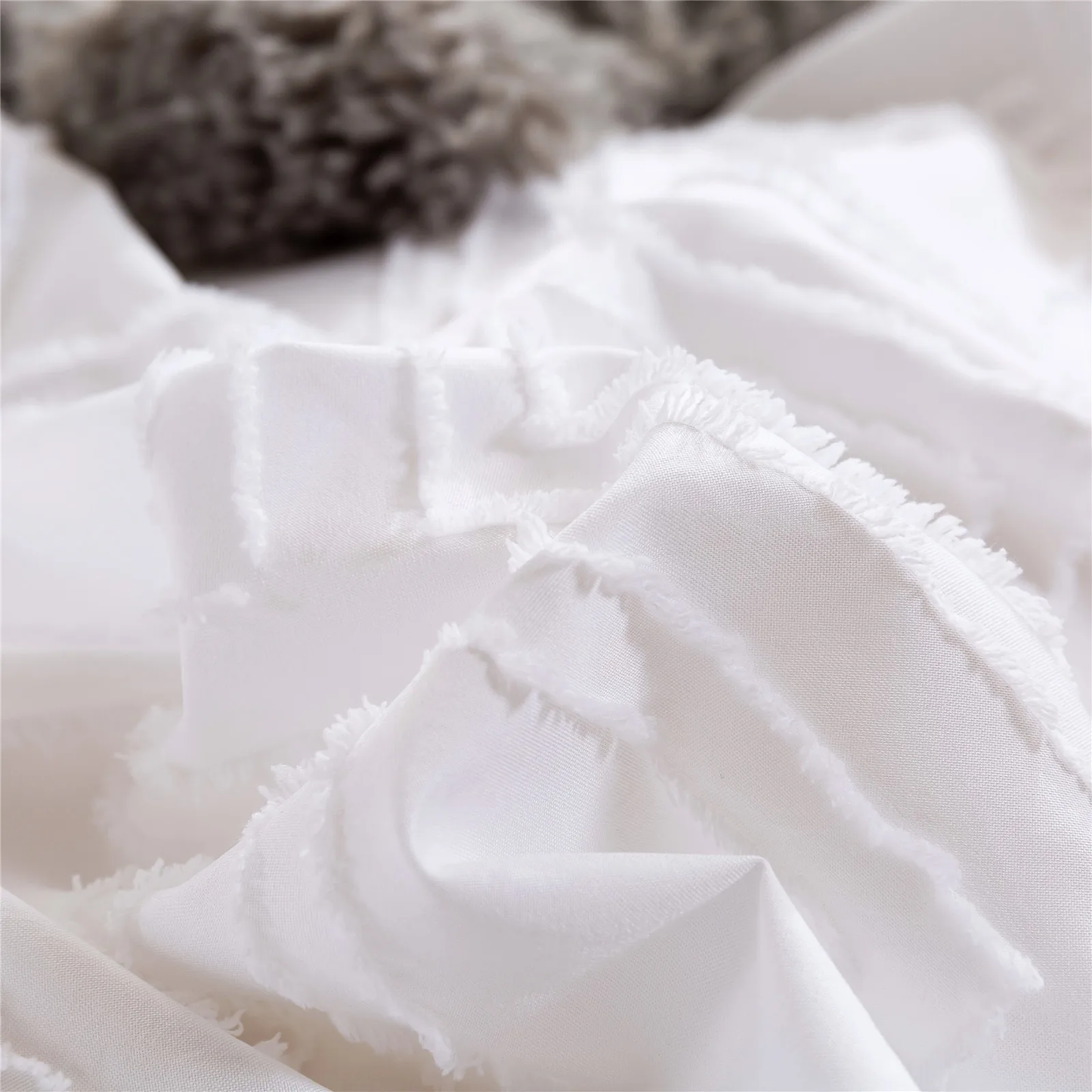 White duvet cover with embossed rhombuses, modern and extra soft.