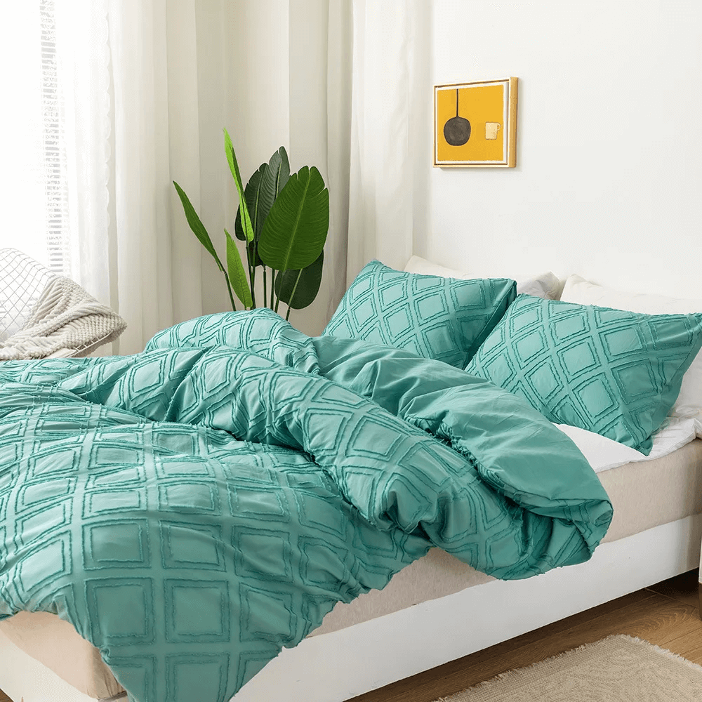 Turquoise duvet cover with embossed rhombuses, modern and extra soft.