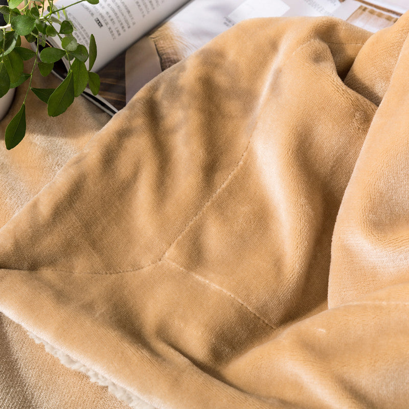 Fleece and extra soft reversible blanket. Dark blue colour.