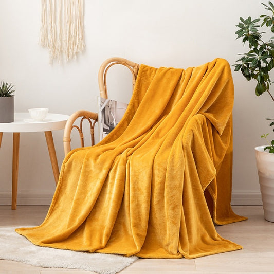 Soft fleece blanket. Cream.