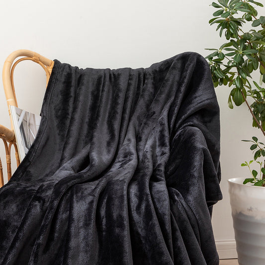 Black fleece blanket for sofa and bed, large blanket and soft touch.