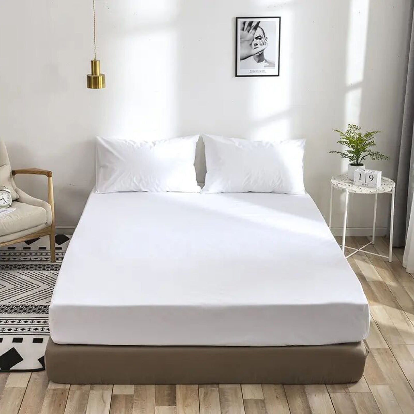 Sábana Bajera ajustable percal 300 hilos. Color blanco. Alta calidad, suave y resistente.