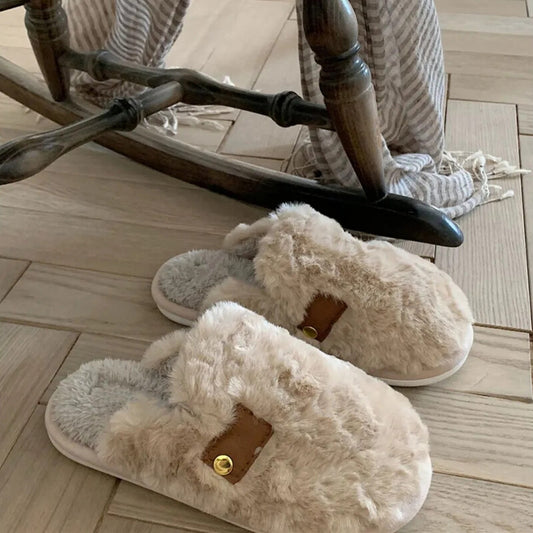 Beige slippers with very soft fur, warm and comfortable