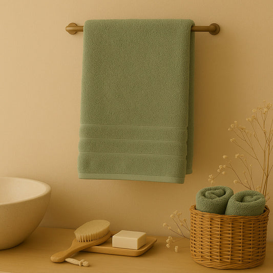 Toalla 100% Algodón Egipcio 700gr/m2, color verde. Extra suave y muy absorbente.