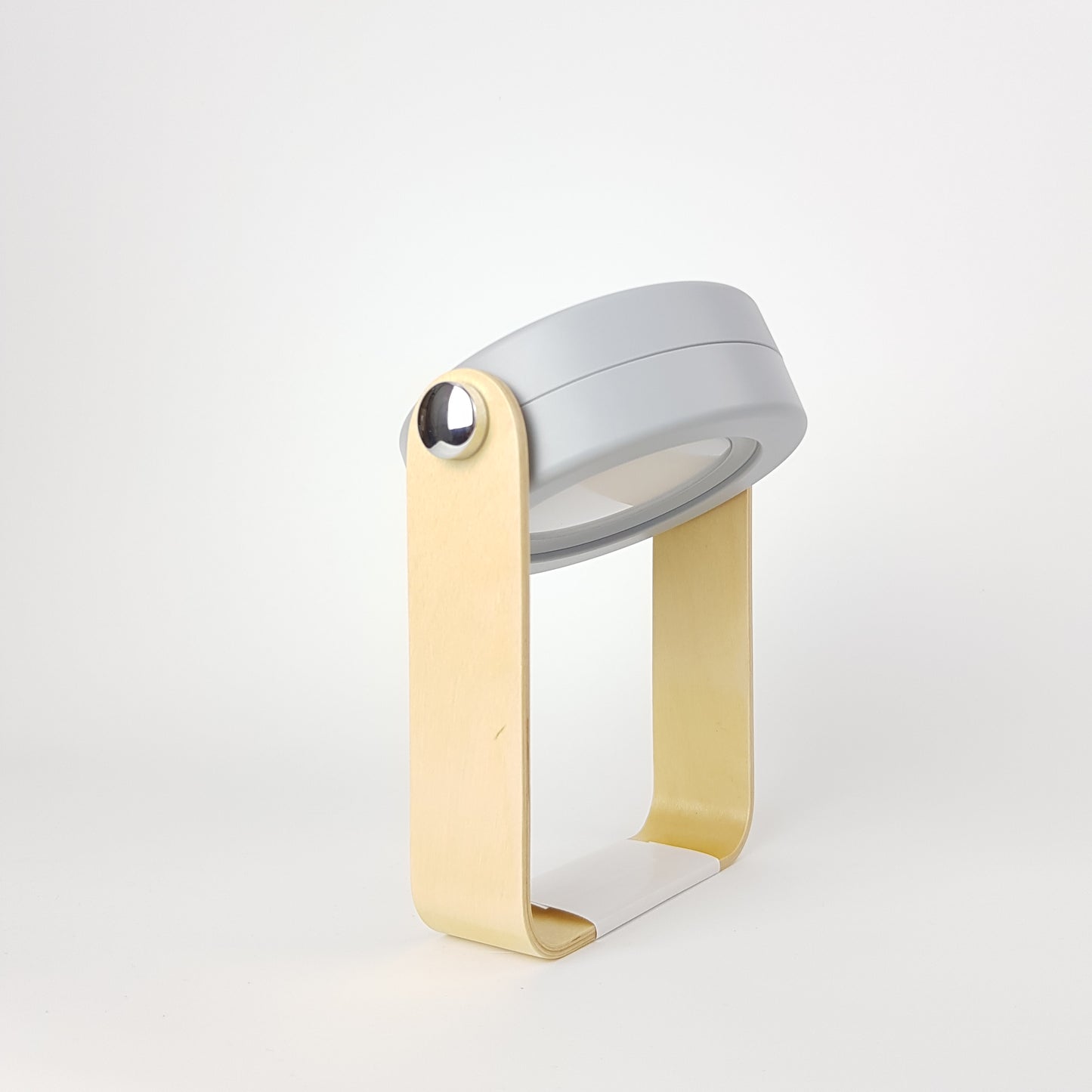 Lámpara de mesa inalámbrica. Color gris. - Oma Home