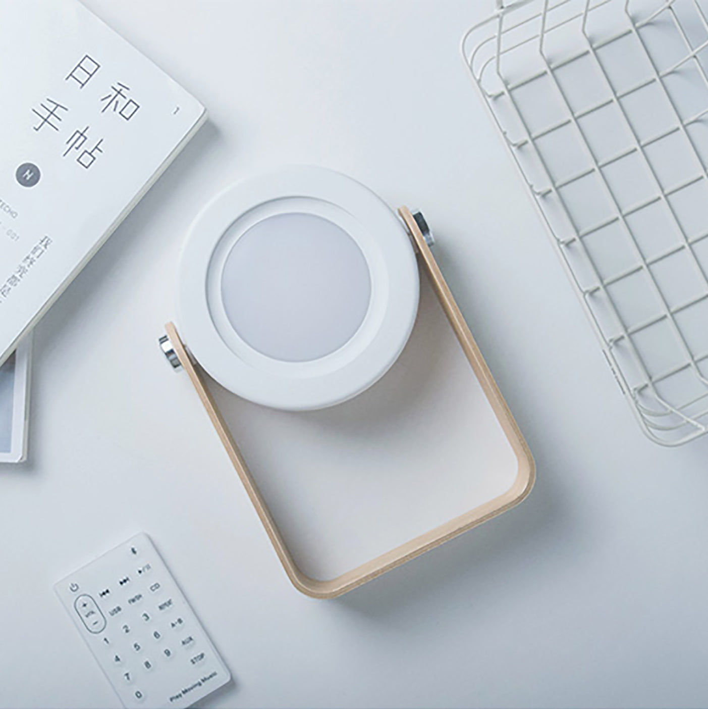 Lampara de mesa inalámbrica. Color blanco. - Oma Home