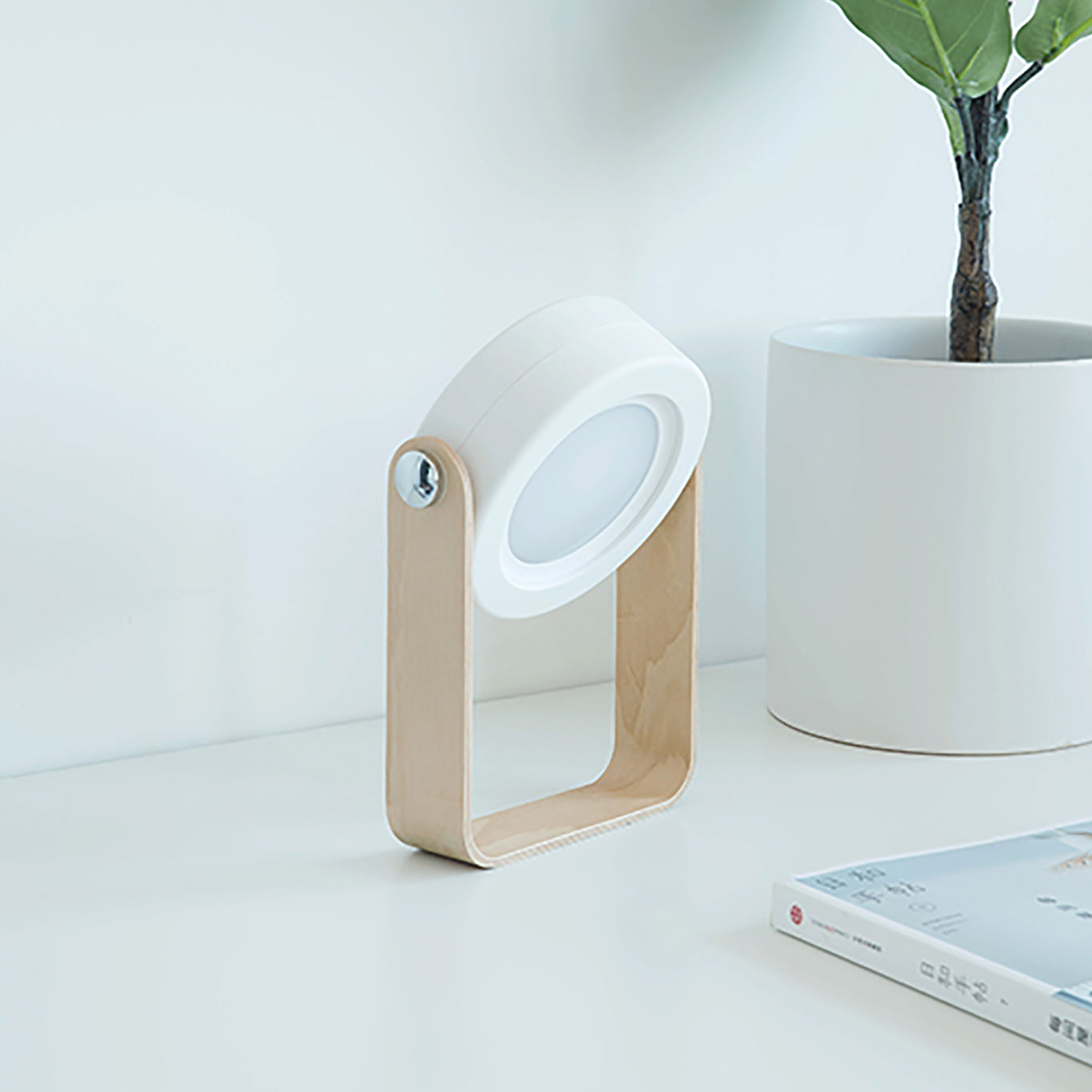 Lampara de mesa inalámbrica. Color blanco. - Oma Home