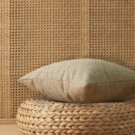 Funda de cojín beige para Sofá para un hogar acogedor.