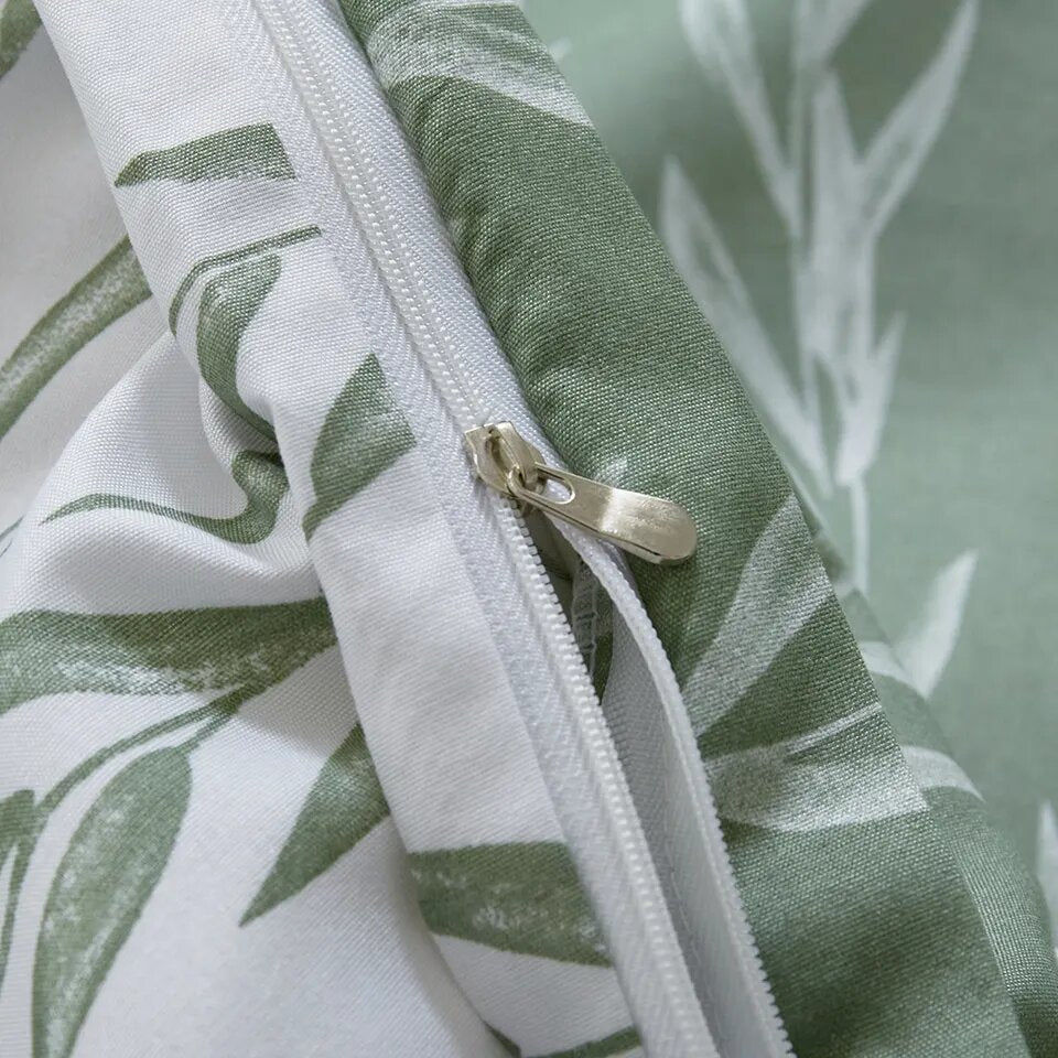 Funda Nórdica Floral Hojas Verdes y Blancas con tacto suave.