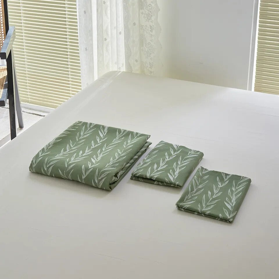 Funda Nórdica Floral Hojas Verdes y Blancas con tacto suave.