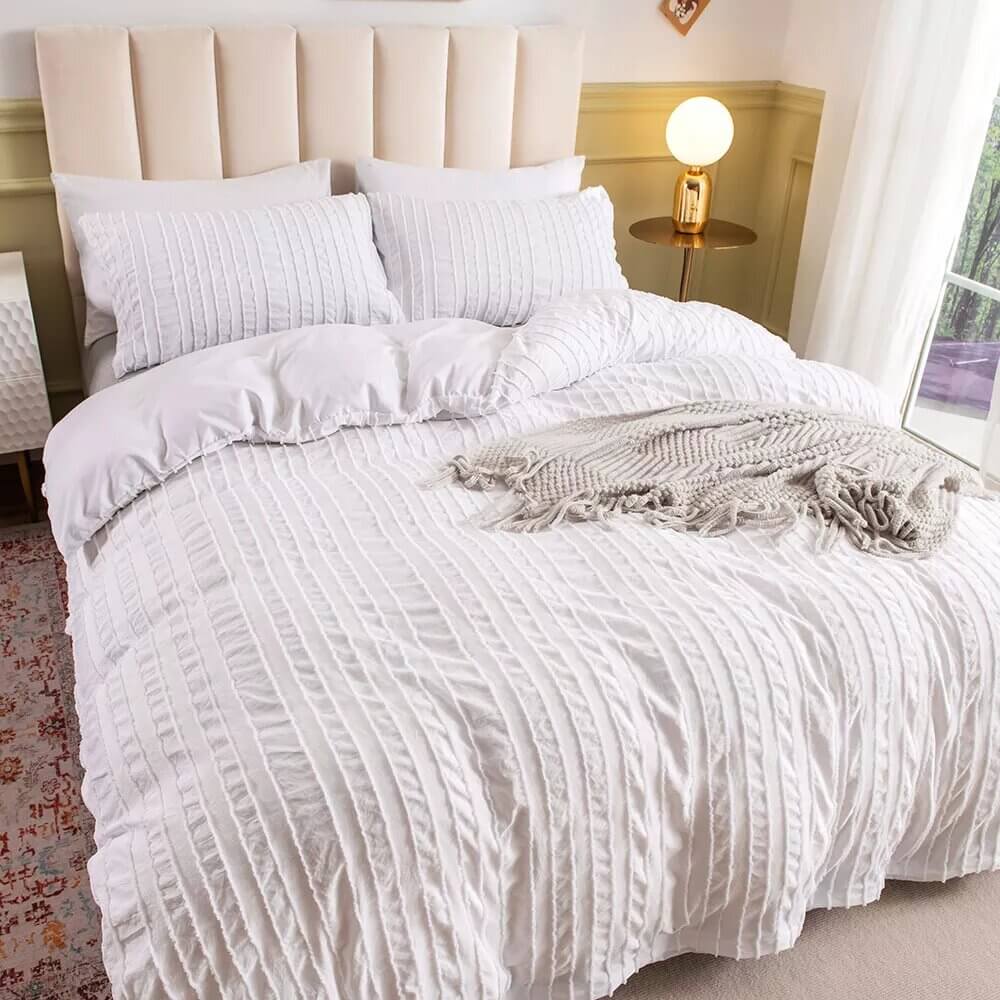 Funda Nórdica Blanca con rayas en relieve, microfibra extra suave.