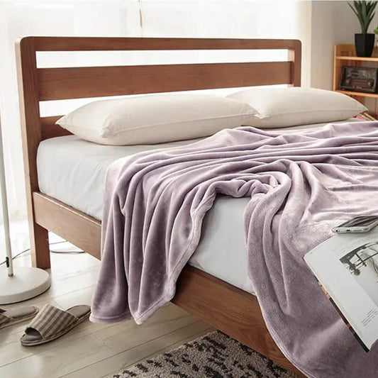 Extra soft fleece blanket. Pearl gray colour.