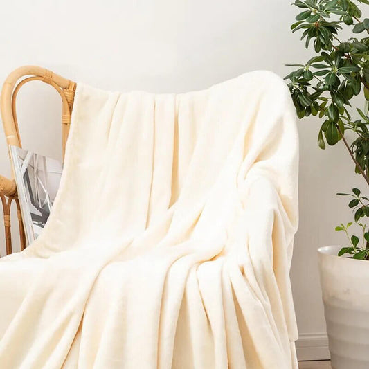 Soft fleece blanket. Cream.