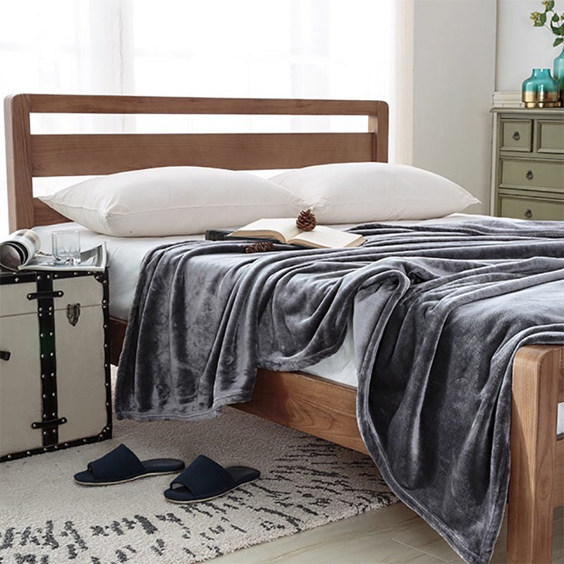 Extra soft fleece blanket. Dark gray colour.